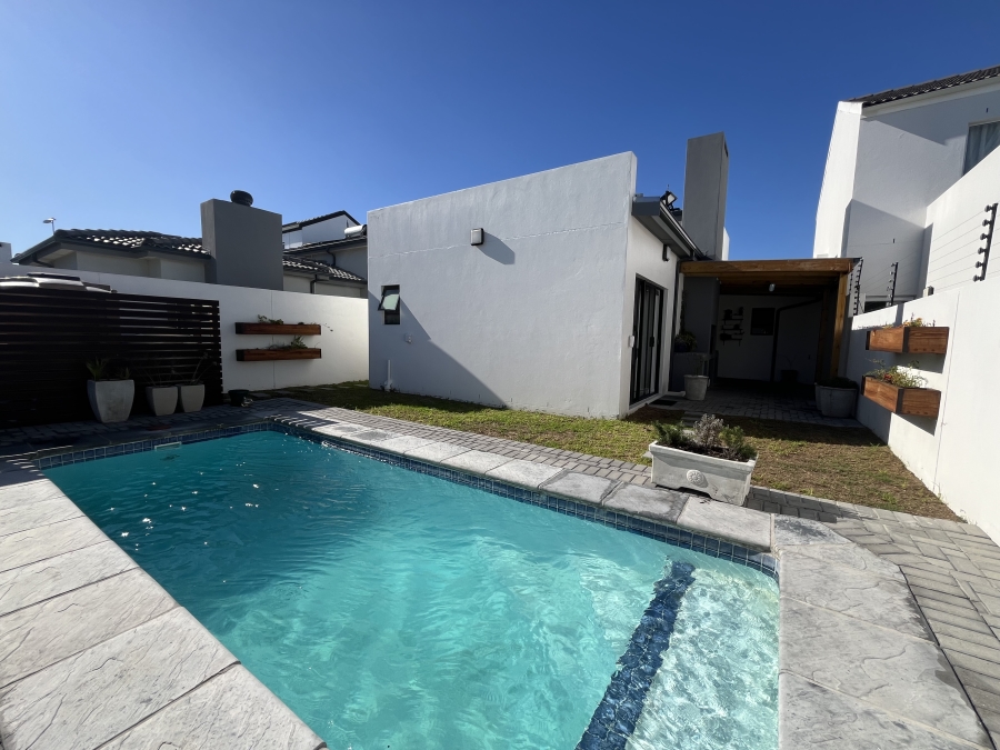 3 Bedroom Property for Sale in Sandown Western Cape